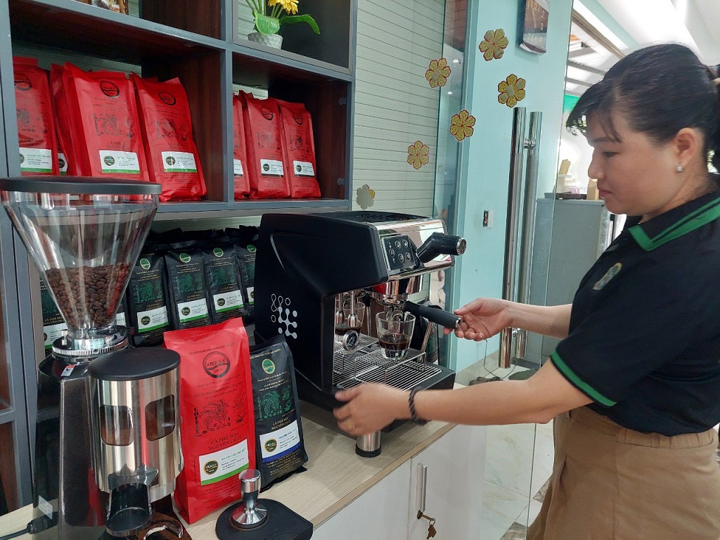 pha cafe tại arocka coffee
